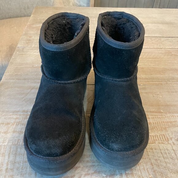 Little Girl UGG Boots – Size 3 - Picture 2 of 10